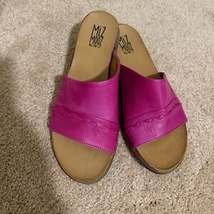 Miz Mooz Women's Fuchsia Leather Mules